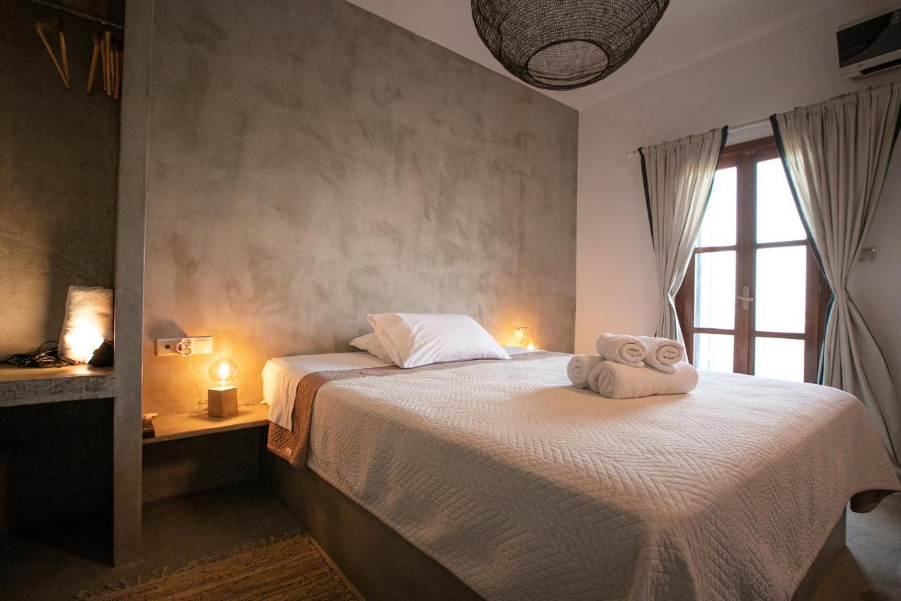 Eight Dimensions Capari Suites Elafonisos Værelse billede