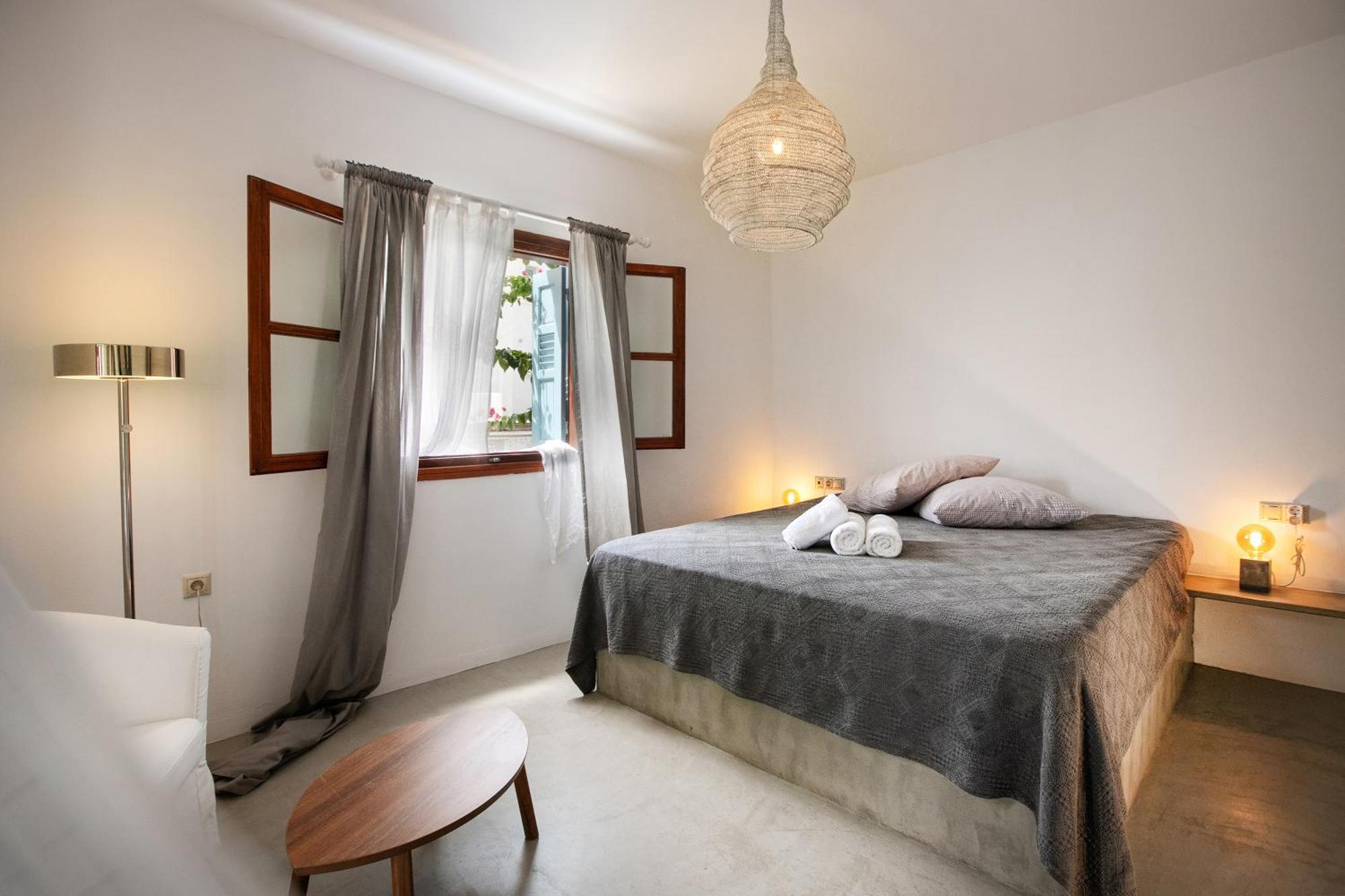 Eight Dimensions Capari Suites Elafonisos Værelse billede
